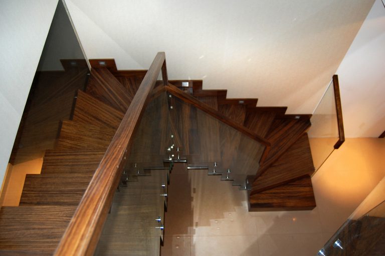 Skąd zawsze warto posiadać schody dywanowe?