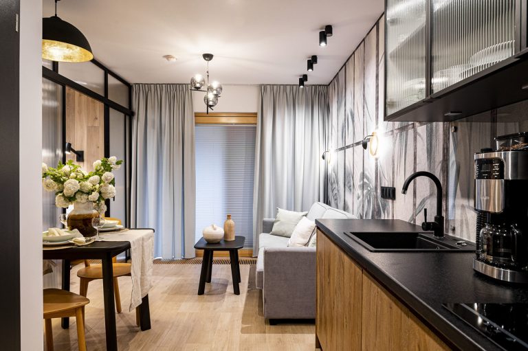 Jak oryginalnie zaaranżować kawalerkę: 7 pomysłów na maksymalne wykorzystanie przestrzeni